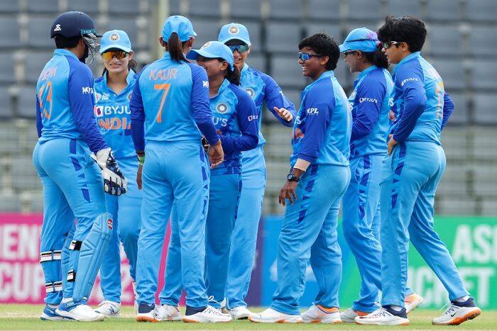महिला एशिया कप के फाइनल में पहुंची भारतीय टीम, सेमीफाइनल में थाईलैंड को 74 रन से हराया